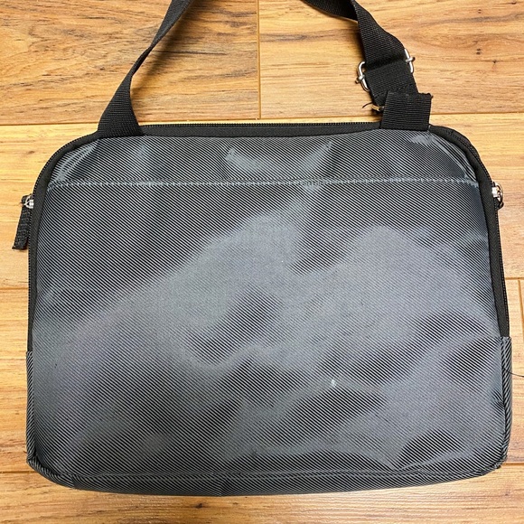 Travel Roots Satchel - Picture 5 of 7